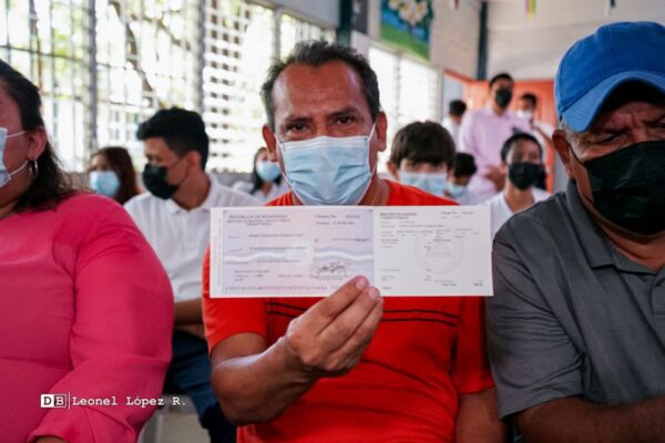 Más de 60 mil docentes nicaragüenses reciben bono especial