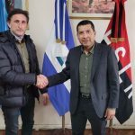 Embajador nicaragüense en reunión con periodista de Argentina