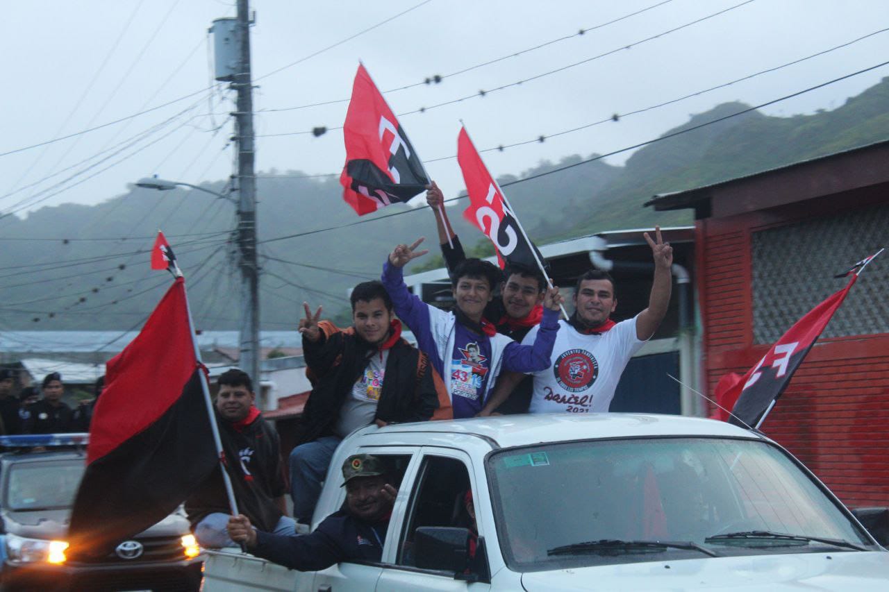 Dianas rojinegras recorren calles de Nicaragua