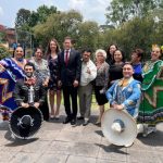 Celebran  el 43/19 en México
