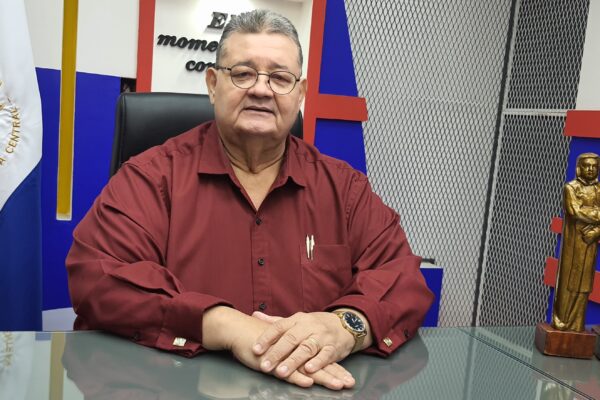 Moisés Absalón Pastora: política y religión