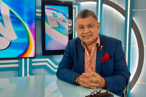 El Dr. Wilfredo Navarro sobre el tal Obispo