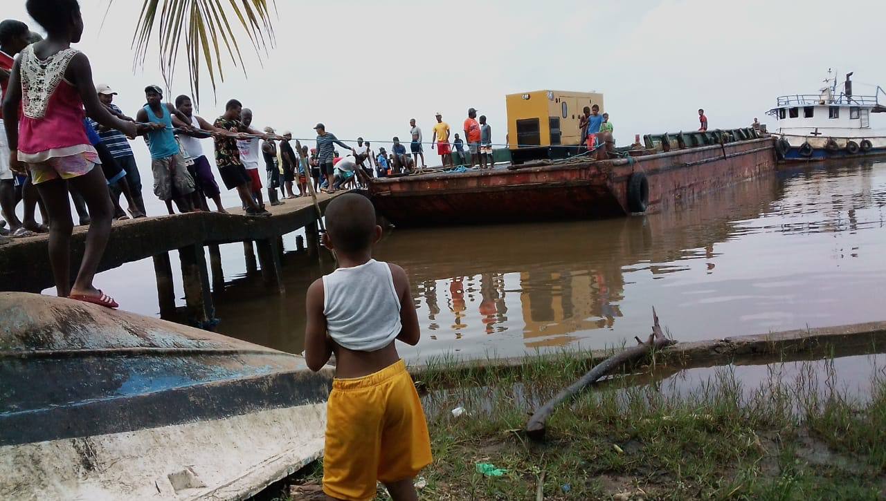 Pueblo de Orinoco recibe generador eléctrico