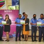 Centinelas de la paz reciben certificados de Escuelas de Valores