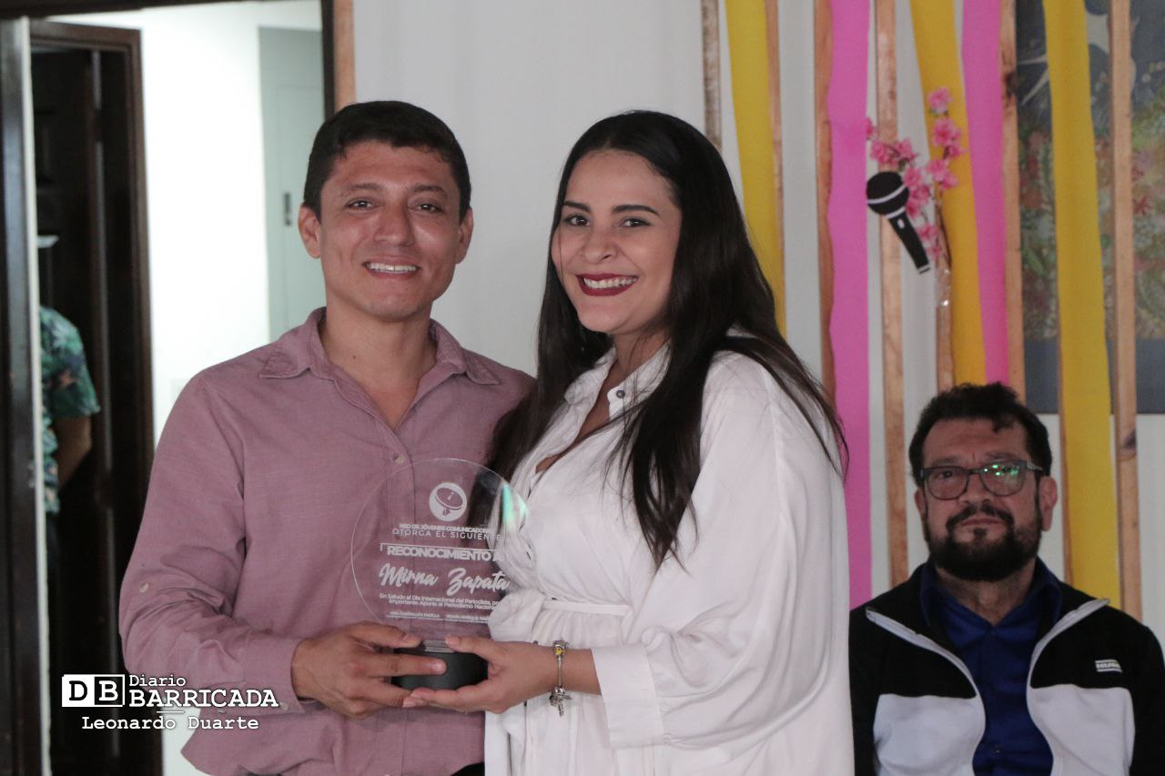 Entregan reconocimientos a periodistas destacados de Nicaragua 