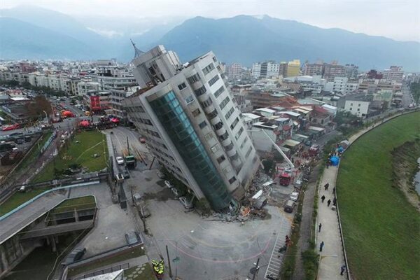 Terremoto deja severos daños en la costa sureste de Taiwán