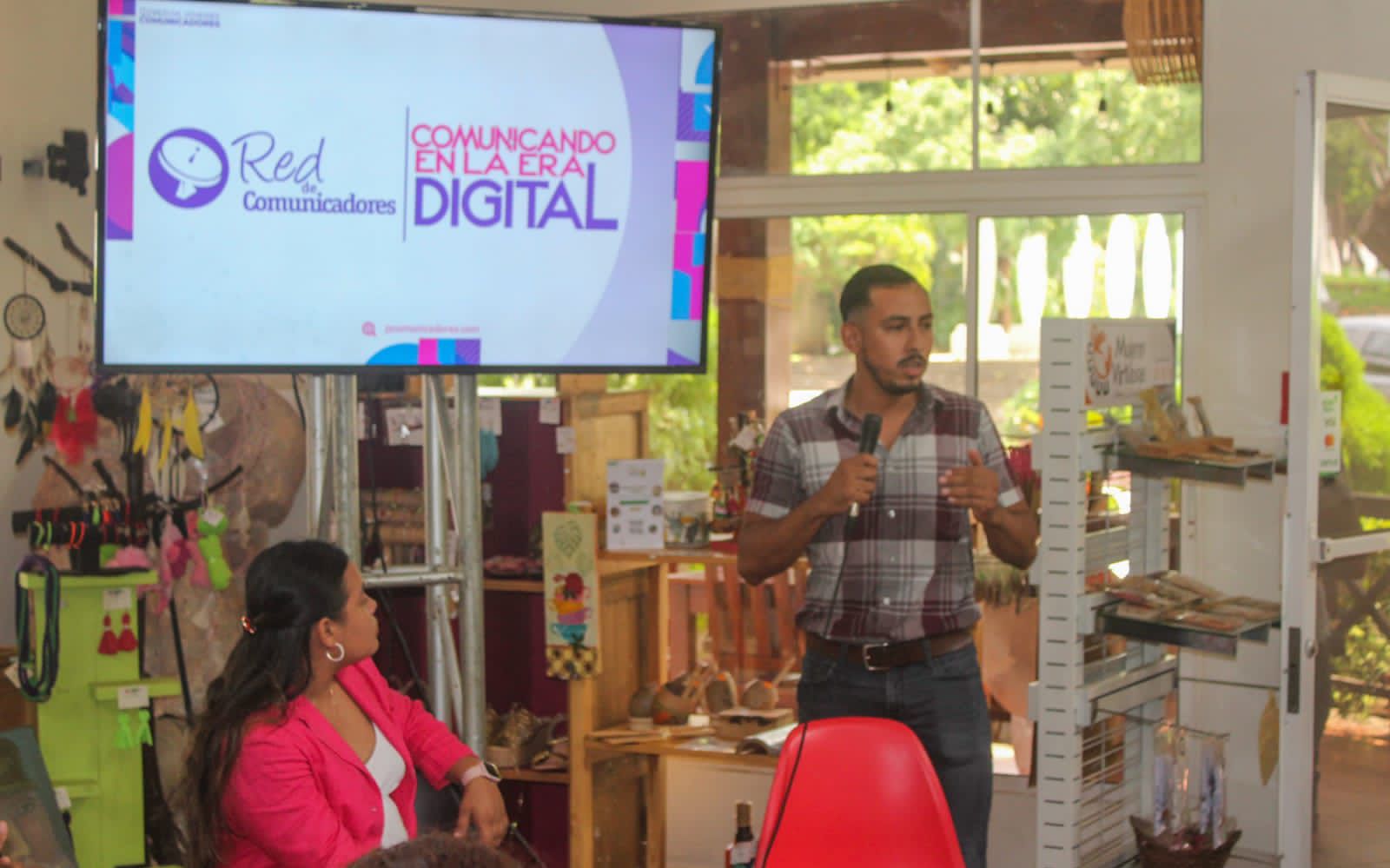 Rótulos Creativos, la plataforma dirigida a emprendedores de barios y comunidades