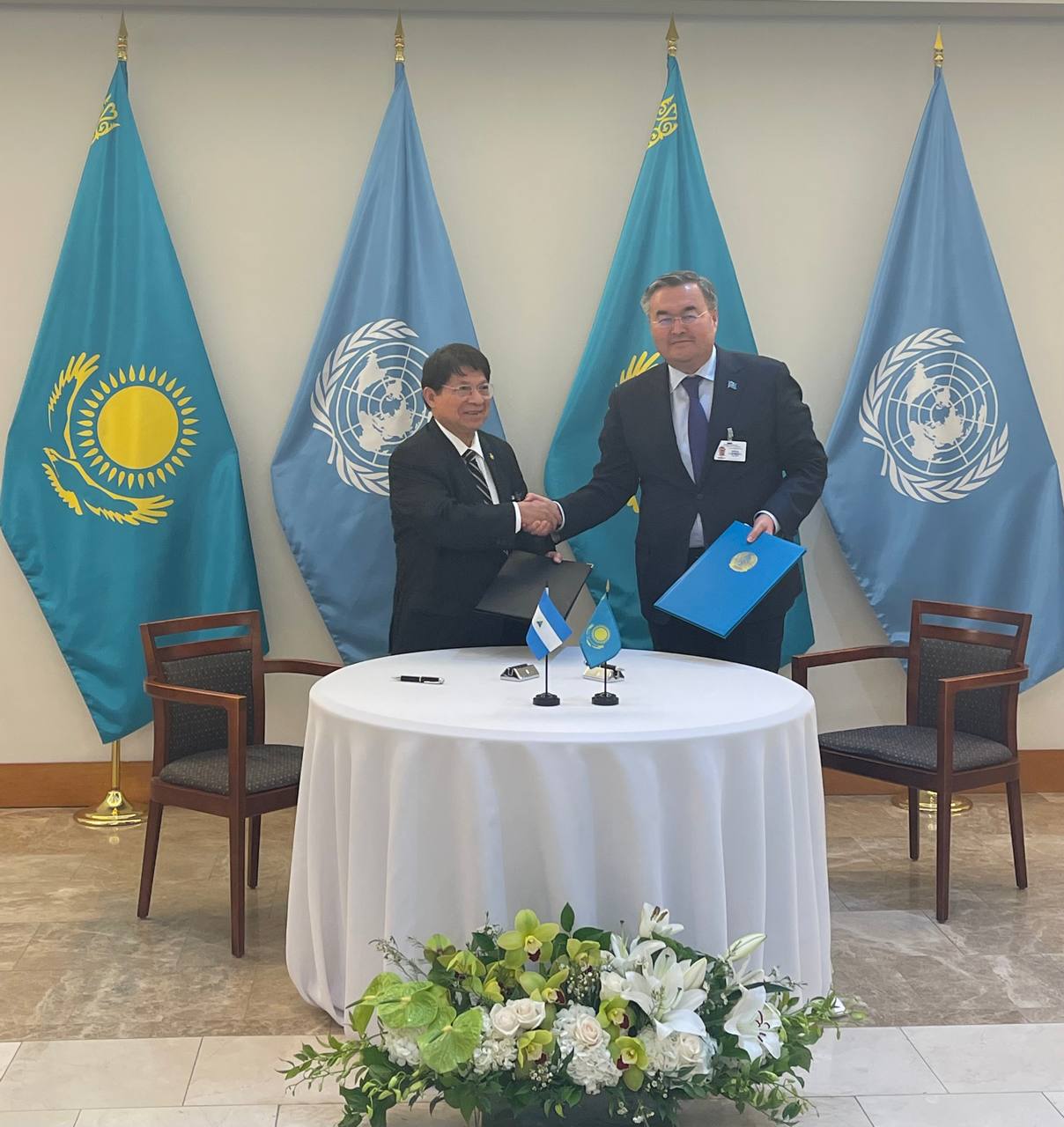 Nicaragua y Kazajistán firman acuerdo de libre visado