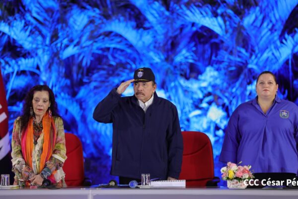 Política de los gobernantes norteamericanos es la práctica de los gangsteres 