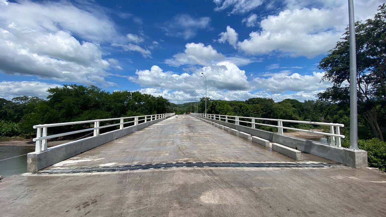 Nuevo puente Teustepe brinda circulación segura a nicaragüenses