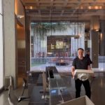 Multimillonario Elon Musk toma el control de Twitter