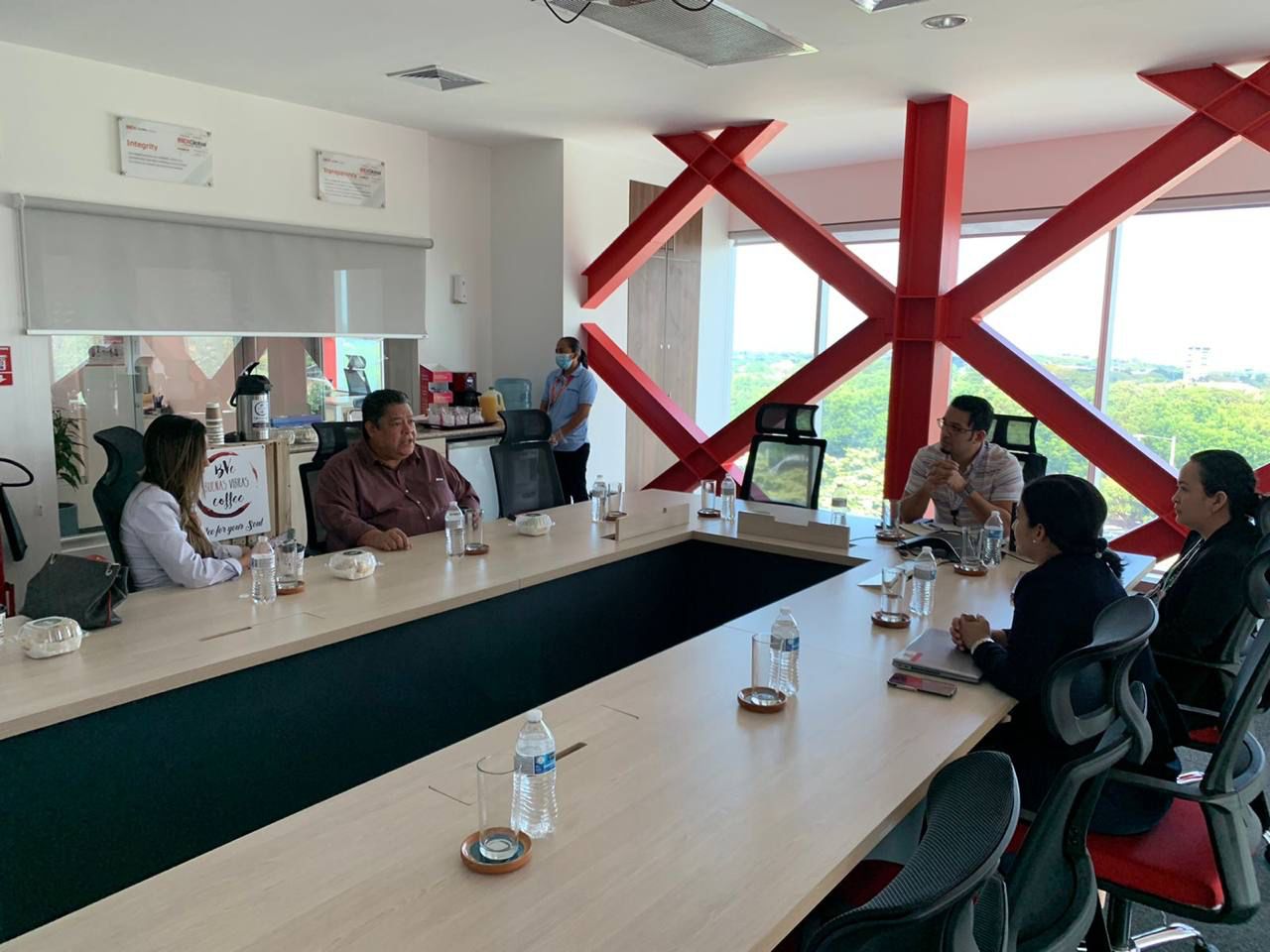 IBEX recibe visita de viceministro del trabajo