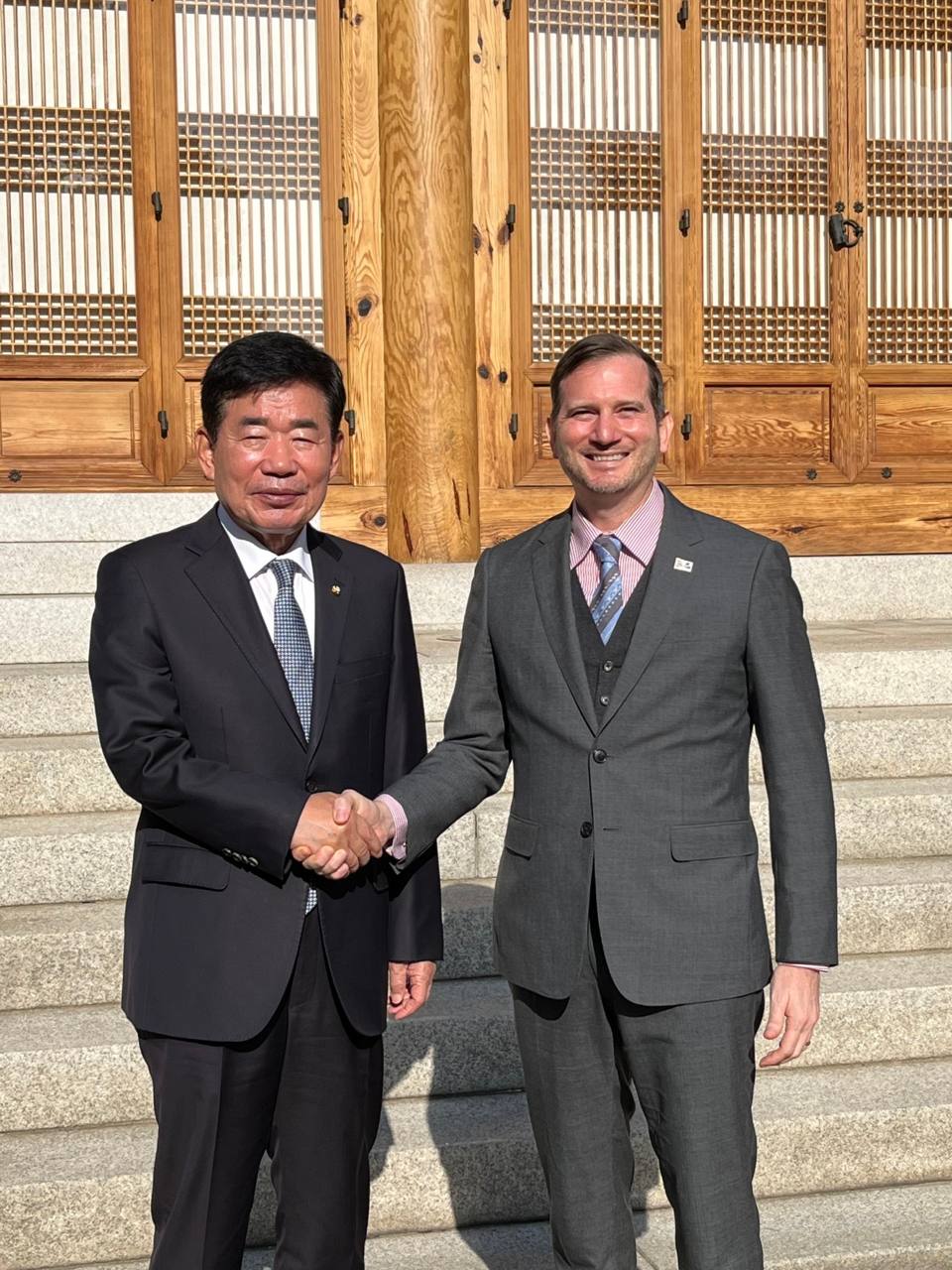 Embajador nicaragüense se reúne con presidente de la Asamblea de Corea