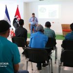 Productores nicaragüenses sostienen encuentro para modernizar prácticas en la apicultura