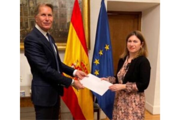 Embajador de Nicaragua es acreditado ante el Reino de España