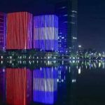 Banderas de China y Nicaragua se proyectan en Centro Comercial de Tongzhou