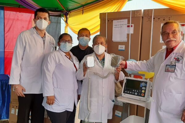 300 equipos de desfibrilación fortalecen sistema público de salud en Nicaragua