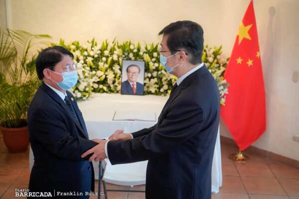 Nicaragua firma libro de condolencias por fallecimiento de expresidente de China
