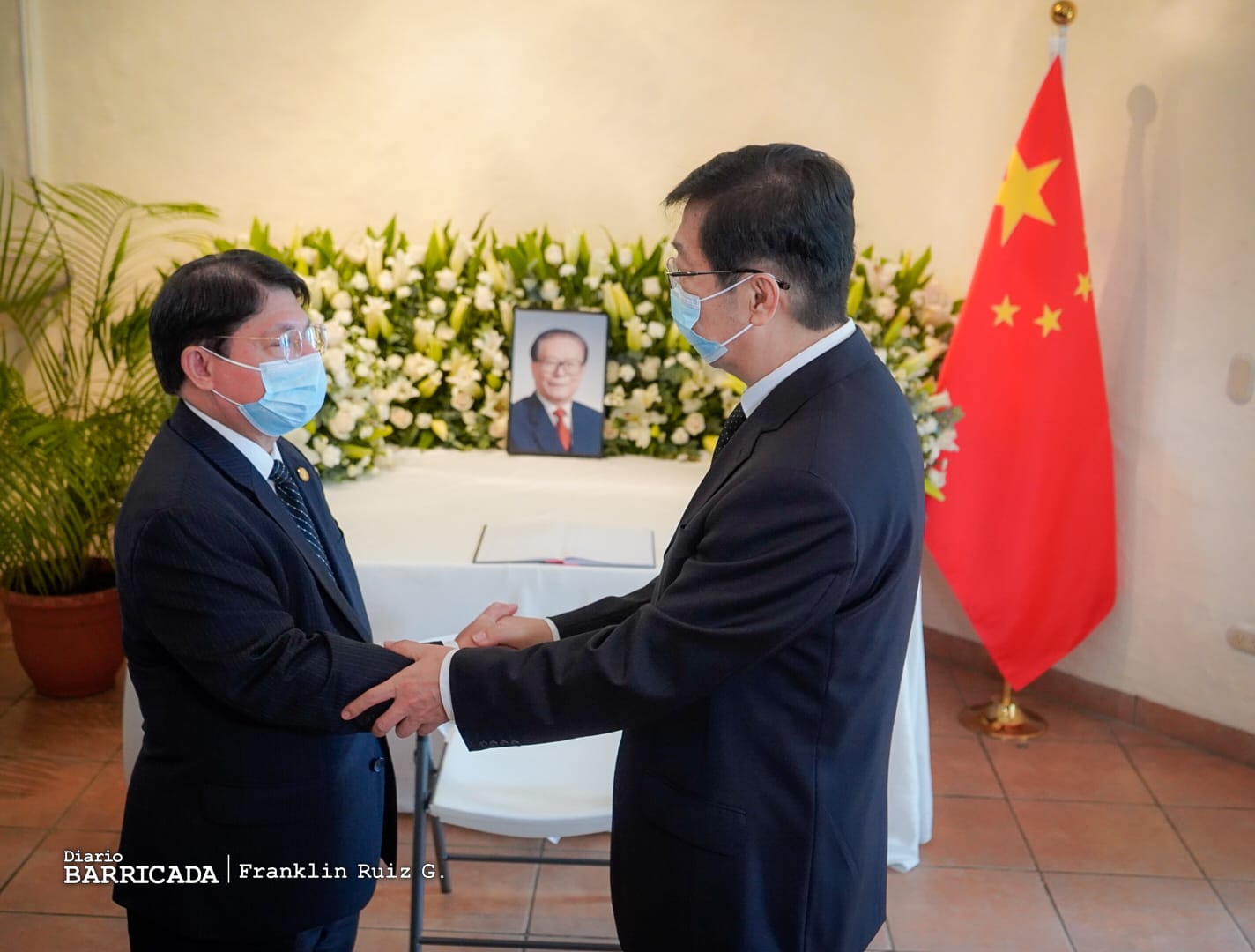 Nicaragua firma libro de condolencias por fallecimiento de expresidente de China