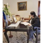 Delegación de Nicaragua firma libro de condolencias por fallecimiento de Papa Emérito