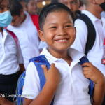 Estudiantes nicaragüenses regresan a clases con mucha alegría