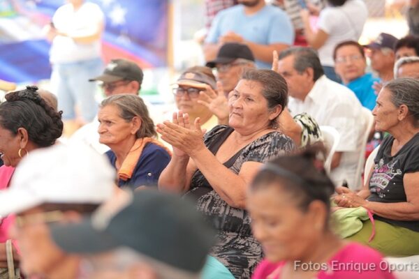 Otro primero de mayo en Fuerza de Victorias !Viva la Paz!