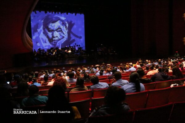 Inauguran exposición “Pintoras de Turquía” en el Teatro Nacional Rubén Darío