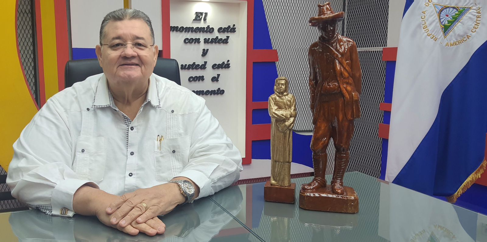 Moisés Absalón Pastora: Estrellas y estrellados