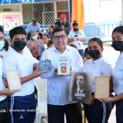 Biblioteca Tito Leiva a disposición de estudiantes del Colegio República de Cuba