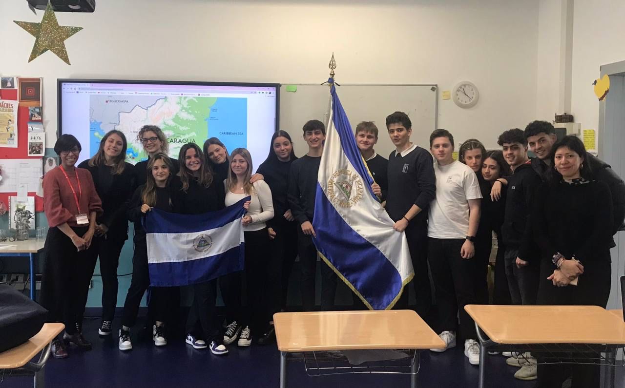 Estudiantes italianos rinden homenaje a Rubén Darío