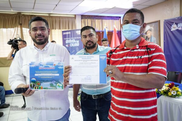 Egresan 125 nuevos técnicos comprometidos con las buenas prácticas ambientales