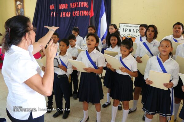 Coros Estudiantiles protagonizan concierto por el Día del Amor y Amistad