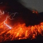 Volcán Sakurajima entra en erupción en Kagoshima, Japón