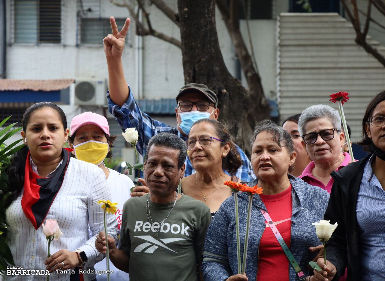 Servidores públicos de la educación rinden homenaje al General Sandino