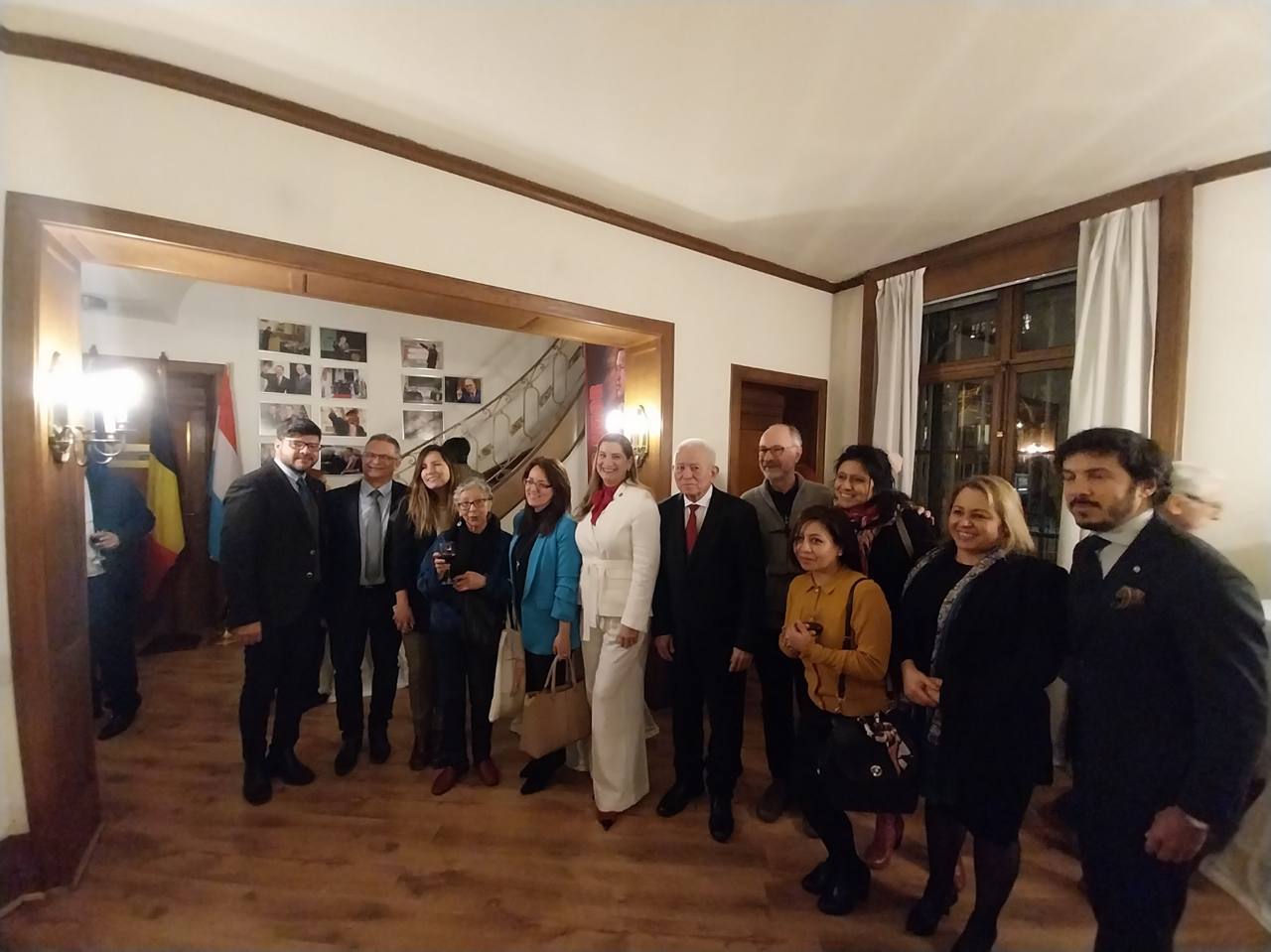 Nicaragua acompaña homenaje del Comandante Chávez en Bélgica
