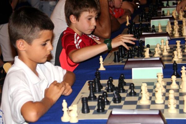Continúan fortaleciendo habilidades en la disciplina de ajedrez a docentes de educación física