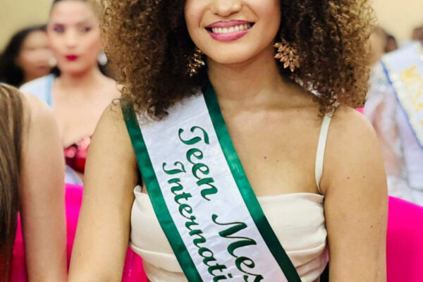 Familias matagalpinas reciben a Grethel Gámez ganadora del Certamen Miss Teen Mesoamérica Internacional
