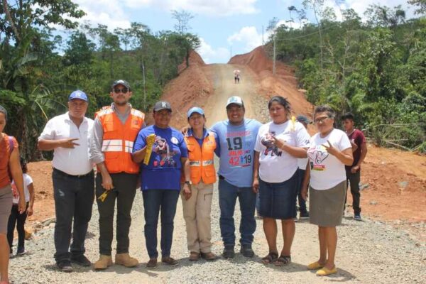 Entregan nuevos caminos productivos en Comunidad Santa Fe