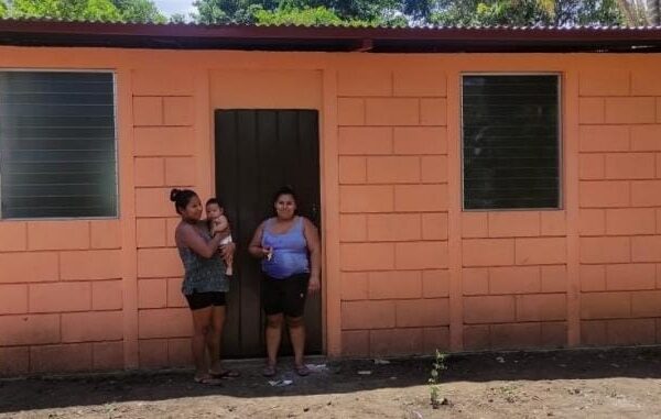 Más familias bendecidas con viviendas dignas en Matagalpa