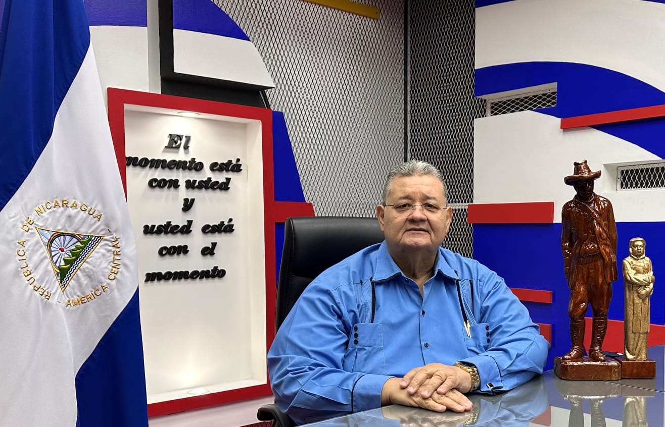 Moisés Absalón Pastora: Trebajados Invencibles
