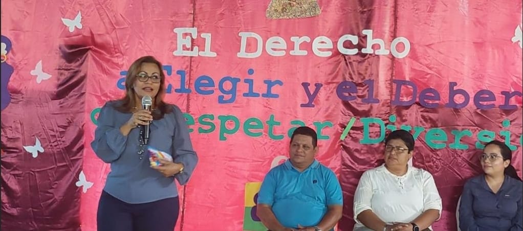 Presentan Cartilla «Diversidad Digna: El Derecho a Elegir y el Deber de Respetar» a familias de Diriá y Diriomo