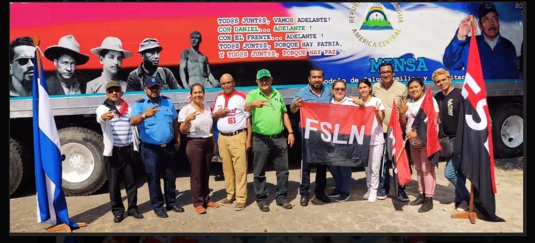 Familia de Muelle de los Bueyes reciben con alegría nuevas clínicas móviles