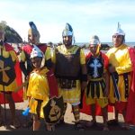 Celebran viacrusis acuático en las costas de La Boquita