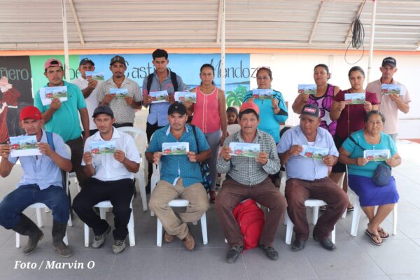 Entregan desembolso a familias afectadas por Huracán Julia