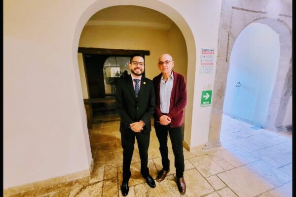 Embajador de Nicaragua en Guatemala en encuentro con Vicecónsul de Barbados en Guatemala