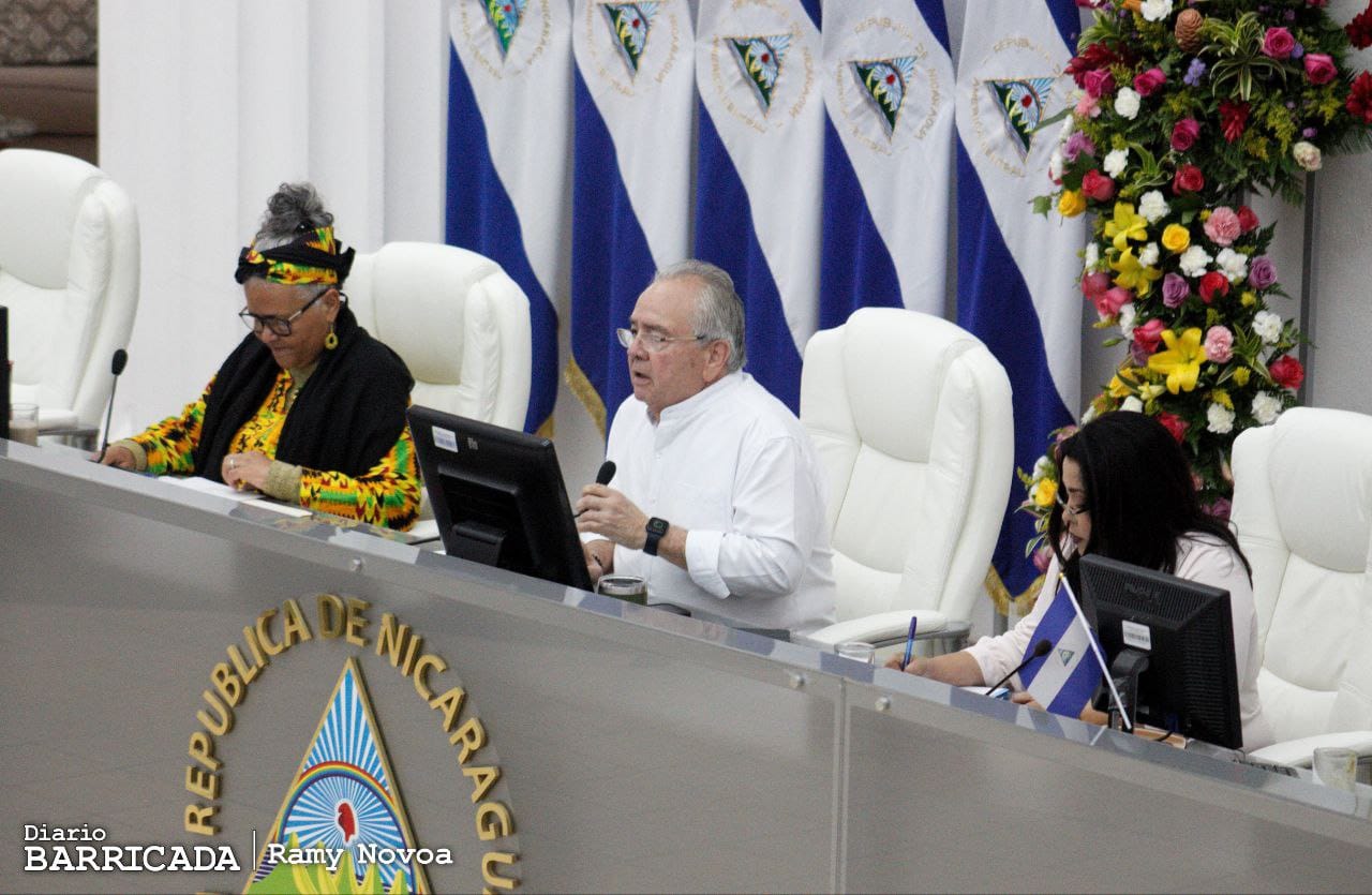 Iniciativa de Ley que declara Héroes Indígenas a los Caciques Diriangén y Nicarao
