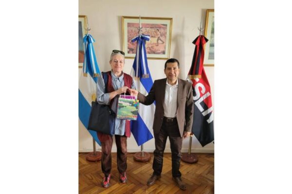 Escritora y activista, Elsa Bruzzone, visita Embajada de Nicaragua en Argentina