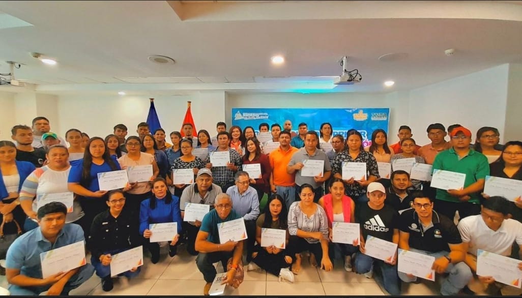 300 jóvenes culminan diplomado de Inseminación Artificial del Ganado Porcino