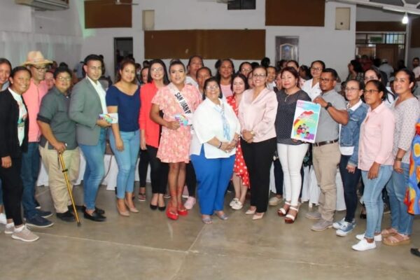 Comparten con Familias y personas de identidad diversa la Cartilla “Diversidad Digna : El Derecho a Elegir y el Deber de Respetar” en San Juan del Sur