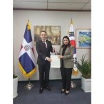 Encargada de Negocios de Nicaragua en Corea en reunión con Embajador de República Dominicana